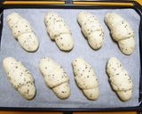 朝食&ランチに♪黒ごまさつまいも★塩パン作り方20写真