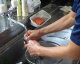 栗原産岩魚のムニエル狩人風焼きクルミ添え作り方1写真