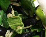 簡単！豚バラと冷蔵庫野菜の味噌炒め作り方2写真