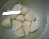 玉ねぎとじゃが芋 挽き肉の味噌煮込み♪作り方1写真