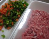 ご飯に♪甘辛肉そぼろ作り方1写真