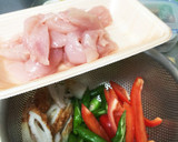 獅子唐と鶏ささみの塩炒め作り方1写真
