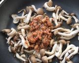 しめじと鳥ひき肉のエスニック卵炒め作り方1写真
