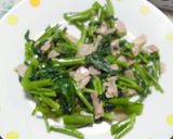 空芯菜とベーコンのニンニク炒め作り方4写真