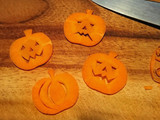 ニンジンの飾りでお手軽ハロウィン♪
