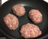 旨味がぎっしり✨ジューシーハンバーグ作り方10写真