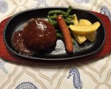 旨味がぎっしり✨ジューシーハンバーグ作り方14写真