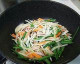 もやしとにらの塩ダレあんかけ焼きそば作り方5写真