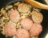 たっぷりキノコのデミグラスハンバーグ✾作り方3写真