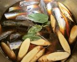 コブミカンの葉で☆いわしとごぼうの甘露煮作り方3写真