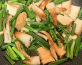 厚揚げとちくわのニラ卵とじ。めんつゆ使用作り方3写真