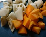 ◆簡単&美味♡手羽先と根菜の炒め煮◆作り方1写真
