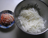 大根とかにかまのごまマヨさらだ♪作り方1写真