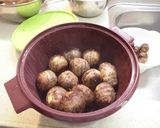 牛肉と里芋、レンコンの味噌煮作り方1写真