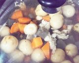 里芋と鶏ミンチの煮物作り方9写真
