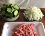 キュウリとひき肉の中華炒め作り方1写真
