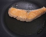 バジルが決手！秋鮭のクリームチーズパスタ作り方4写真