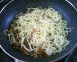 高菜とひき肉のにんにく醤油焼きそば作り方2写真