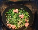 簡単♪豆苗と豚挽き肉の味噌ラーメン作り方2写真