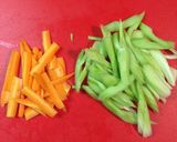 シャキ旨☆セロリと牛肉のオイマヨ炒め。作り方13写真