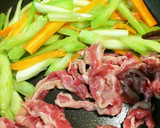 シャキ旨☆セロリと牛肉のオイマヨ炒め。作り方15写真