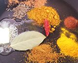 カレー粉で作るカレー*りんごとはちみつ作り方1写真
