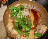 春の素材ときのこと豚肉のオイマヨ炒め作り方4写真