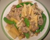 春の素材ときのこと豚肉のオイマヨ炒め作り方5写真