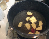 秋のサツマイモときのこのお味噌汁作り方2写真