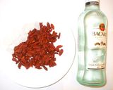 漢方のクコの実♪ラム酒漬け！1日20粒作り方1写真