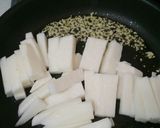 山芋とベーコンのガーリック炒め作り方6写真