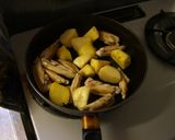 手羽中と根菜の煮物作り方1写真