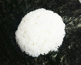 のりの佃煮ときゅうりのおにぎらず作り方1写真