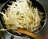 節約＊挽き肉ともやしのマヨ醤油炒め＊作り方2写真