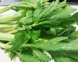 セロリの葉消費☆５分で和風おかかサラダ作り方1写真