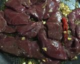 牛レバーとハツのアンチョビ炒め作り方2写真