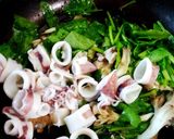 舞茸とイカのパスタ ペペロンチーノ風作り方6写真