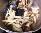 ナスと舞茸のコク旨味噌汁(赤出し)作り方1写真