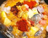 スープ絶品！アサリと豚肉のチリ煮込み作り方5写真