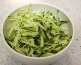 お弁当♪キャベツときゅうりのゆかり和え作り方1写真