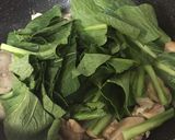 鶏もも肉と小松菜の塩麹炒め作り方3写真