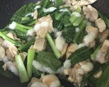 鶏もも肉と小松菜の塩麹炒め作り方4写真