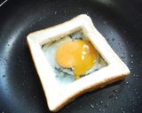 誰でも簡単☆目玉焼きトースト☆作り方4写真