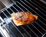 《塗って焼くだけ!》鮭のピリ甘みそ焼き作り方3写真