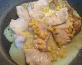 驚きの柔らかさ!鶏ムネ肉でコーンスープ味作り方4写真