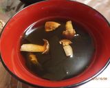 クリフウセンタケとワカメのお吸い物・絶品作り方6写真