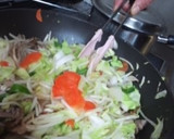 鶏のから揚げ入りの野菜炒め、まず焼きそば作り方4写真