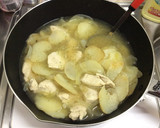 鶏とじゃがいもと玉ねぎの煮込み作り方4写真