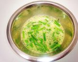 椎茸万歳♪にら玉味噌汁作り方1写真