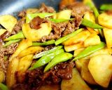 焼肉のたれとコチュジャンで　牛ジャガ炒め作り方5写真